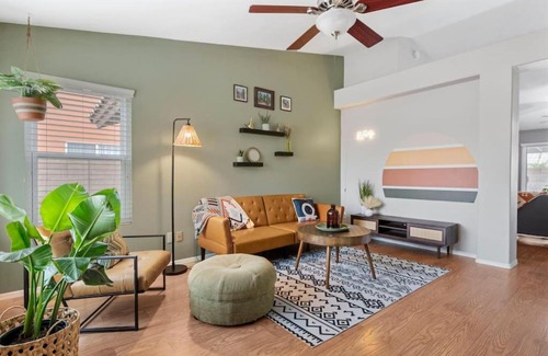 Deer Valley House | Sunkissed Private Pool 3BR Oasis w Outdoor Lounge