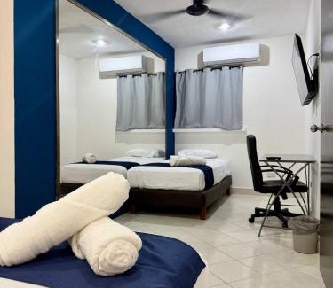 Colonia Campestre House | Sunlit Hideaway plus shared Pool for 6