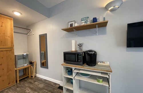 Westside Santa Cruz House | Sunlit Surf Studio Downtown Walk to Beach!