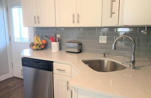 South Boston Condo | Sunny 2 bedroom in Southie