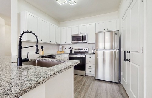 Goose Creek Condo | Sunny 2BR Pool View in Pet Friendly Resort w/Pool Access