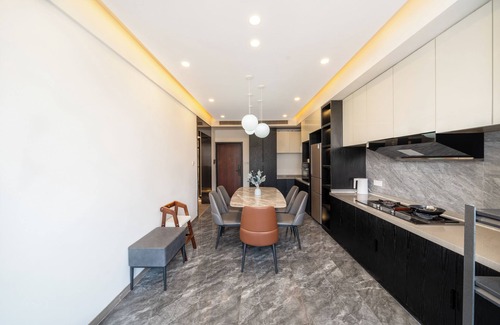 Huangpu Apartment | Sunny Abode 3Bedroom Located in Huangpu and 100 meters from the subway station