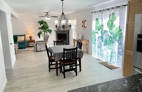 Mitiwanga House | Sunny Cape Cod, king bed + playground, near lake, Cedar Point