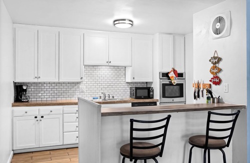 Point Loma Heights Apartment | Sunny Condo Steps from Sand