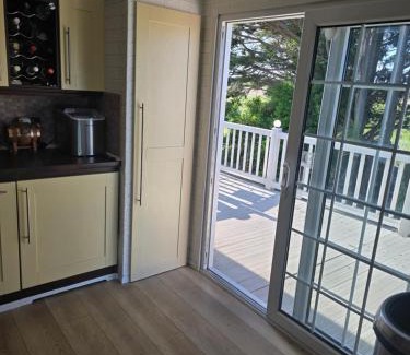 Clacton-on-Sea Resort | Sunny corner caravan