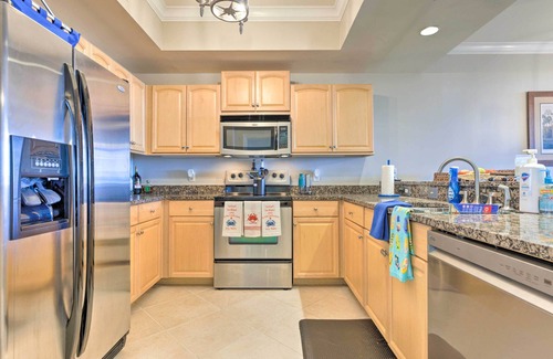 Dauphin Island Condo | Sunny First-Floor Condo w/Ocean-View Balcony!