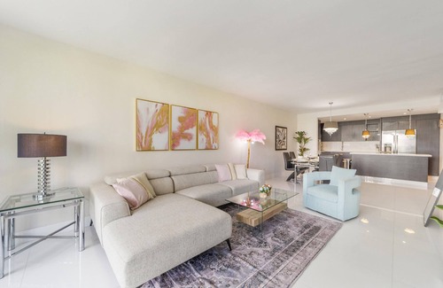 Aventura Apartment | Sunny Isles Beachfront Oasis | Modern & Spacious