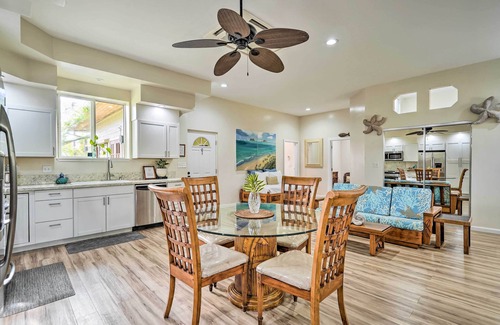 Coconut Grove House | Sunny Kailua Home w/Covered Lanai 1 Mi to Beach!