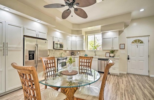 Coconut Grove House | Sunny Kailua Home with Covered Lanai 1 Mi to Beach!