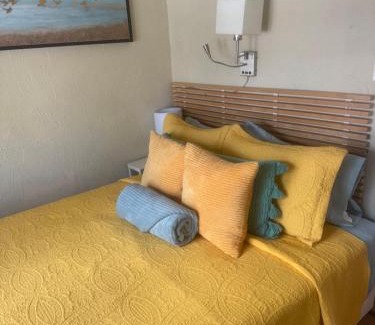 Pass-a-Grille House | Sunny PaG Island rental with bikes just steps2beach