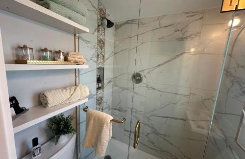 Pass-a-Grille House | Sunny PaG Island rental with bikes just steps2beach