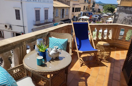 Arta Apartment | SUNNY PENTHOUSE ON THE MAIN PEDESTRIAN STREET. MEDIEVAL CASTLE VIEWS