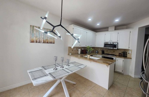 Miramar Ranch North House | Sunny San Diego Escape, 20 Mins to Beaches, Zoo, Downtown & Convention Center