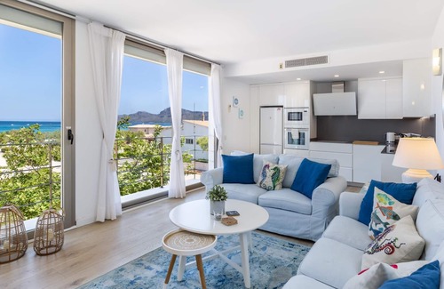 Son Serra de Marina Cottage | Sunny Townhouse With Sea Views and Terrace in Son Serra, Mallorca ☀️🌊