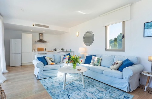 Son Serra de Marina Cottage | Sunny Townhouse With Sea Views and Terrace in Son Serra, Mallorca ☀️🌊