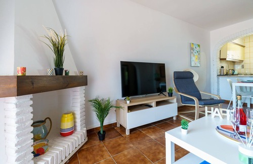 La Capellania Apartment | Sunny Tranquility With Pool, Benalmádena, Spain