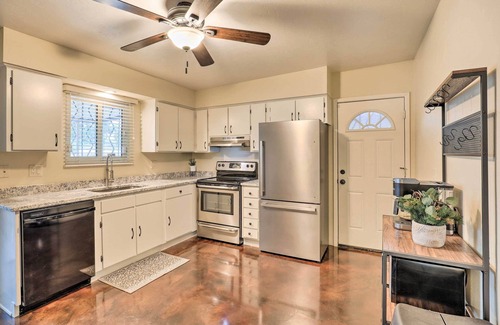 Tucson House | Sunny Tucson Abode w/Fire Pit 9 Mi to U of A