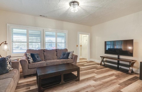 Turlock House | Sunny Turlock Cottage Walk to Downtown!