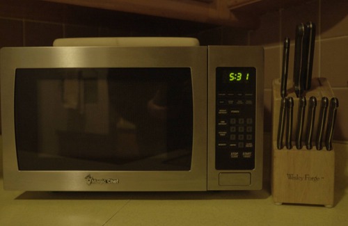 Shorewood House | Sunny Upper Flat in Shorewood. Great location, great community!