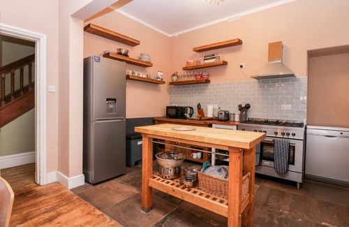Arnside Cottage | SUNNYCOTE, pet friendly, character holiday cottage in Arnside