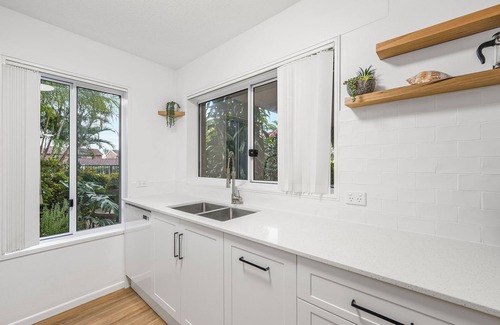 Port Macquarie Apartment | Sunnyside by the Bay - 2 Bedroom unit in security complex with Pool