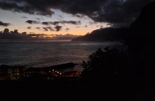 Porto Moniz Apartment | Sunrise Bay - Modern Flat with stunning views