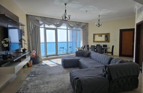 Rumailah Apartment | Sunset Ajman Beach - kids friendly