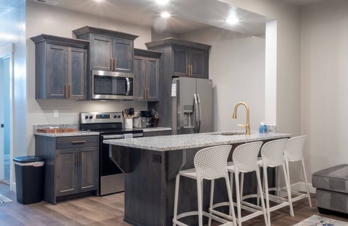 Garden City House | Sunset at Bear Lake- Cozy 2BD 1BA on main level w/garage