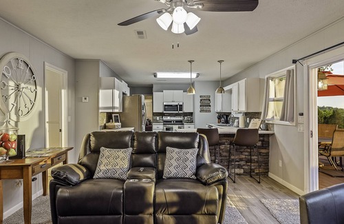 Lakeview House | Sunset Bay on Bull Shoals Lake- Howard Creek area!