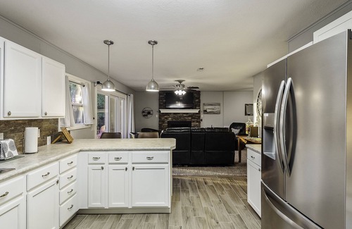 Lakeview House | Sunset Bay on Bull Shoals Lake- Howard Creek area!