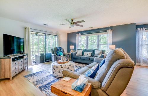 Sea Trail Apartment | Sunset Beach Condo Ideal Golfing Getaway!