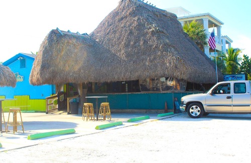 Sunset Beach House | Sunset Beach Treasure Island 3/2 Wi-fi Parking AB