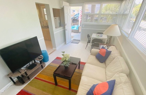 Sunset Beach House | Sunset Beach Treasure Island 3/2 Wi-fi Parking AB