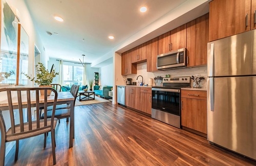 Vernon Apartment | Sunset Blvd 1 Bed Apt in the Heart of Hollywood