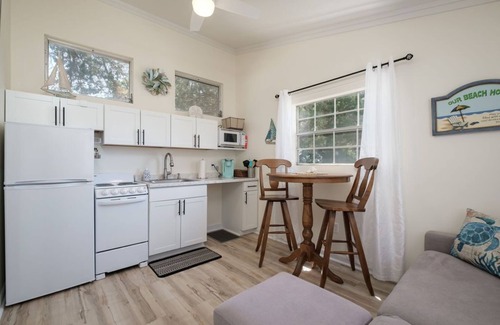 Cedar Key Cottage | Sunset Brooke's w/amazing sunset views!