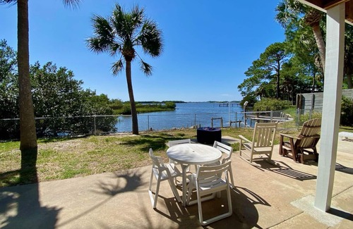 Cedar Key Cottage | Sunset Brooke's w/amazing sunset views!