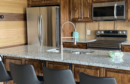 Pearcy Cabin | Sunset Cabin W/Hot Tub-Spring*Summer*Winter*Fall-Luxurious Farmhouse at its BEST