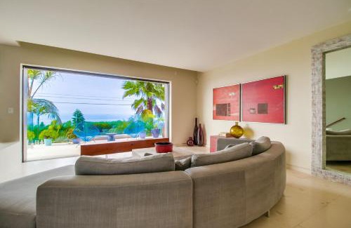 Sunset Cliffs House | Sunset Cliffs Modern Luxury Estate w Ocean Views, Oversized Spa, AC, Yard!