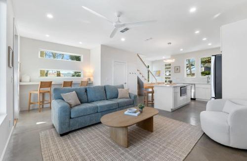 Lighthouse Park House | Sunset Cove 2 - Heated Pool - Sea Views - Walkable