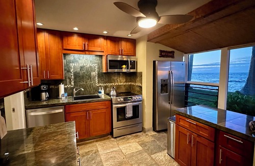 Waialua Condo | Sunset Hale - Oceanfront North Shore