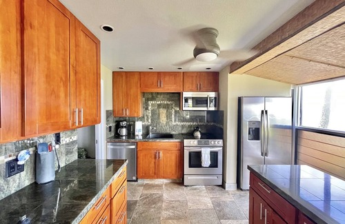 Waialua Condo | Sunset Hale - Oceanfront North Shore