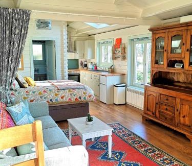 Llanfallteg House | Sunset Hideaway