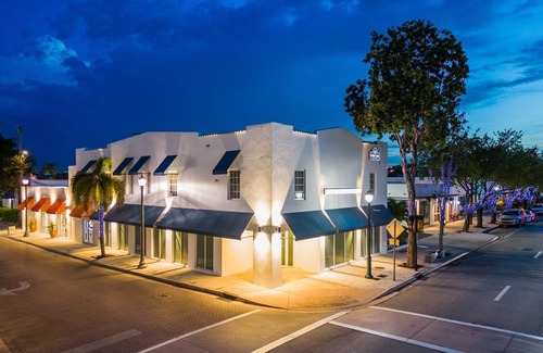 South Miami Apartment | Sunset Inn - Voted best B&B by the Miami Herald - Free Daily Breakfast!