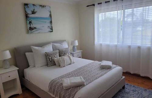 Windang House | Sunset Lake View