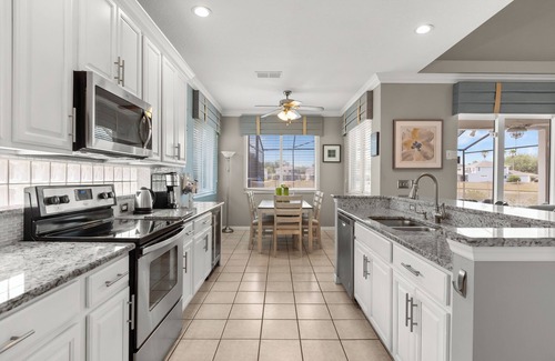 Sunset Lakes House | Sunset Lakeview Retreat – Heated Pool Near Disney! Kissimmee, FL