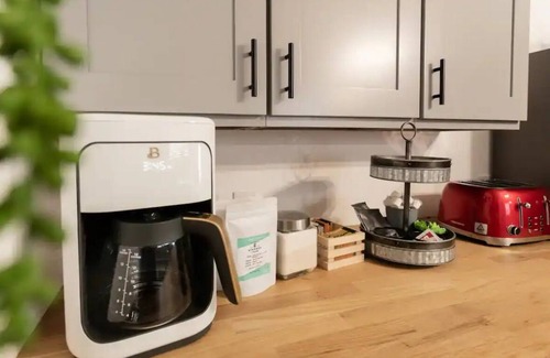 Twentynine Palms House | Sunset Oasis ! 3 min to Joshua Tree National Park! Ideal for family gatherings