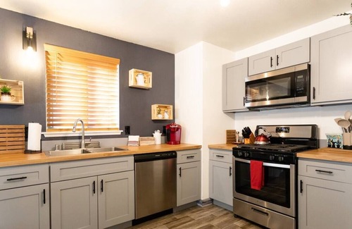 Twentynine Palms House | Sunset Oasis Getaway: 4min to Joshua Tree Park