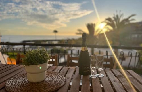 Balito Apartment | Sunset Ocean View by Aquamarina