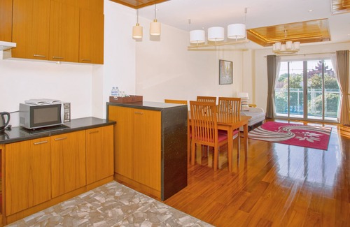 Mandalay Hotel | Sunset Palace View Suites