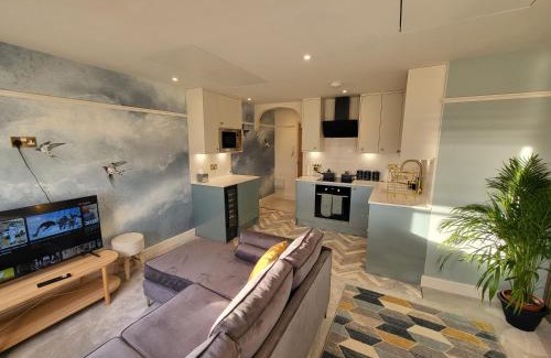 Margate Apartment | Sunset Point Apts - Blue Horizon Suite